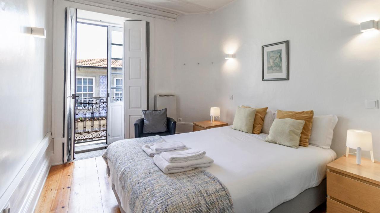 Porto 61 - Bright 2Br W/ Balcony By Lovelystay エクステリア 写真