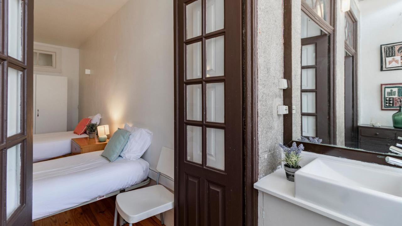 Porto 61 - Bright 2Br W/ Balcony By Lovelystay エクステリア 写真