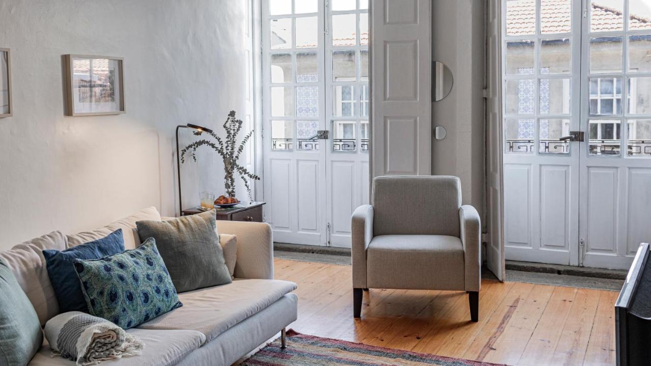 Porto 61 - Bright 2Br W/ Balcony By Lovelystay エクステリア 写真